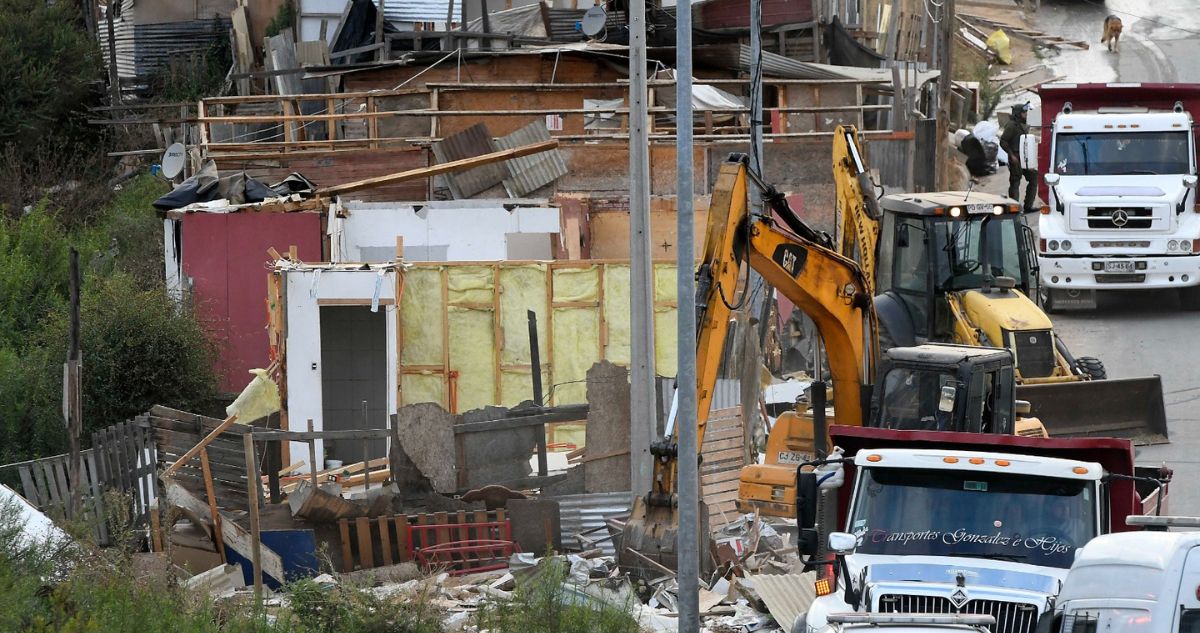 Detienen a una persona en medio de desalojo de toma ubicada al límite de Villa Alemana y Quilpué