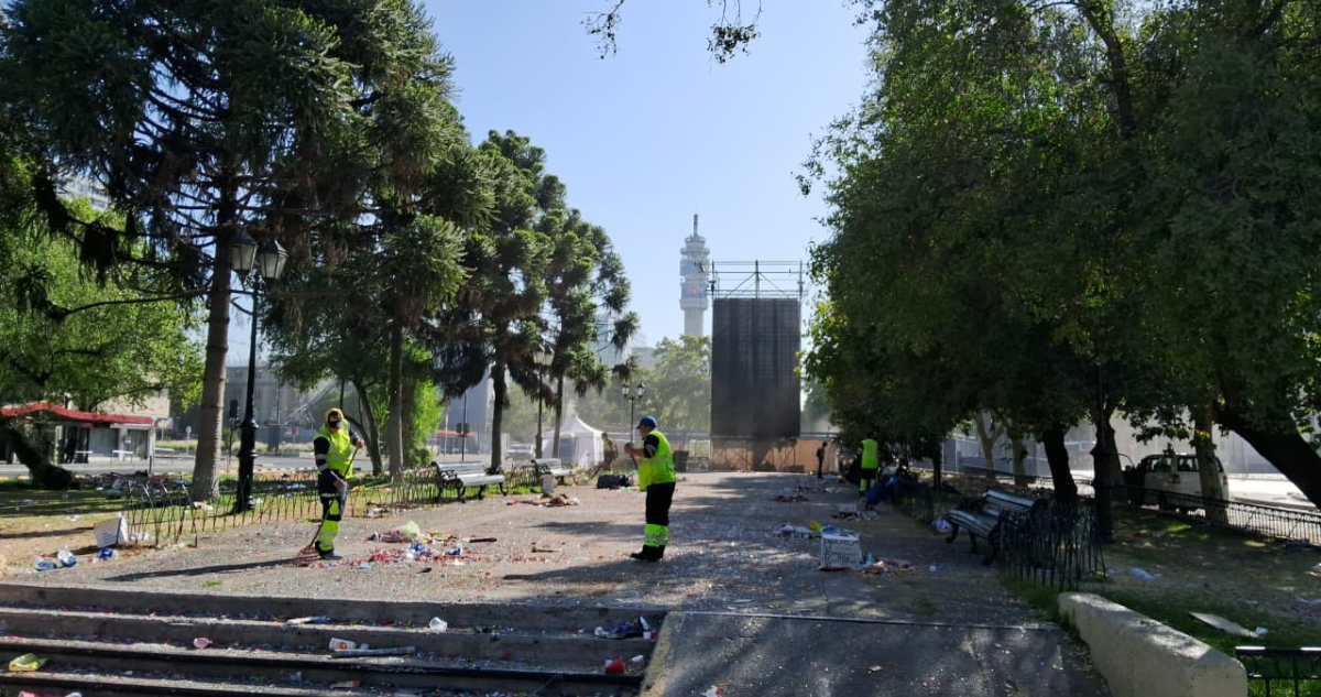 Desbordes destaca trabajo en Año Nuevo: "No es normal que en menos de 24 horas quede todo limpio"