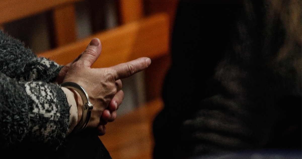 Detienen a hombre que habría asesinado a otro de un hachazo en la cabeza en El Carmen