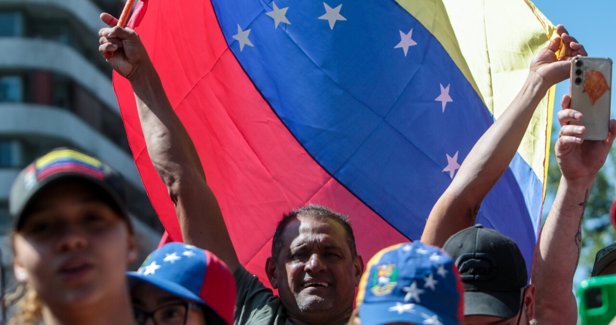 Cadem: 63% apoya intervención de EEUU en Venezuela y 45% ve impacto posítivo para Chile