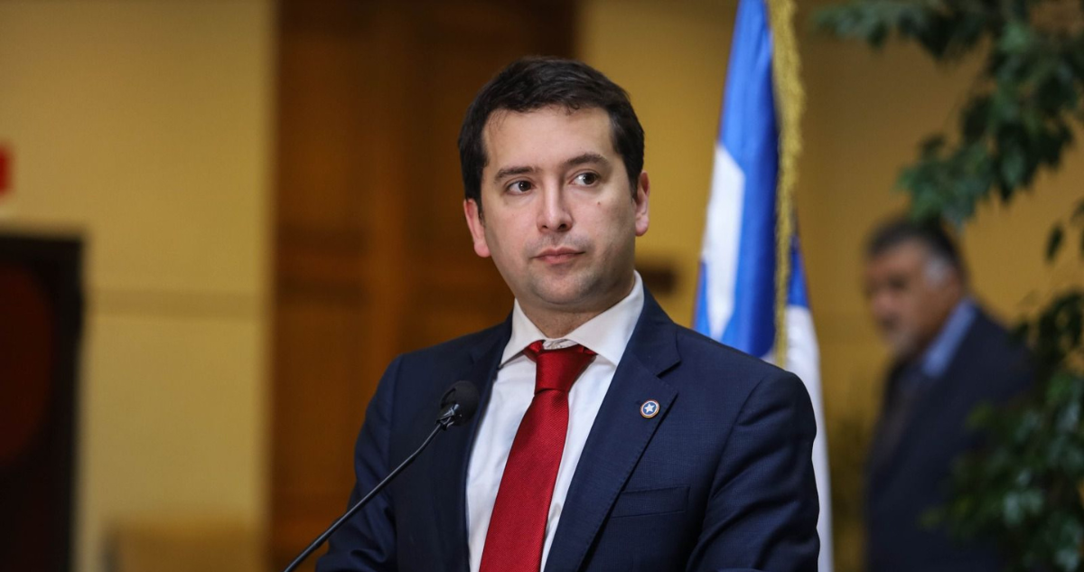 Diputado Araya pide a Boric crear un Sistema Nacional de Inteligencia contra el comercio ilícito