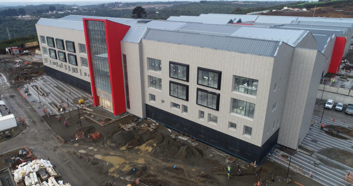 Dirigentes sociales acusan que inauguración del Hospital de Ancud fue postergada para septiembre