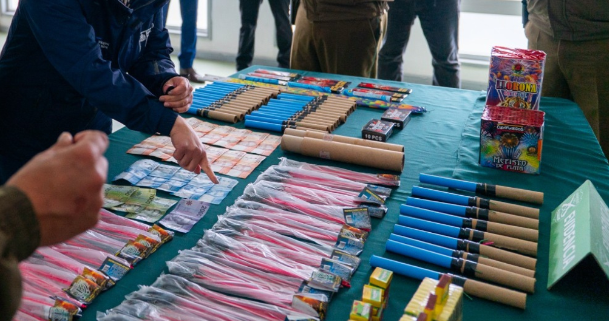 Dos hombres detenidos tras ser sorprendidos vendiendo y portando fuegos artificiales en Puerto Montt