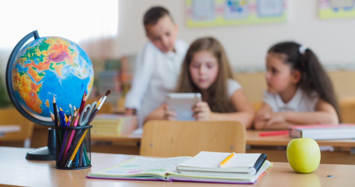 La mano que mece la cuna: cuando las políticas descuidan el futuro