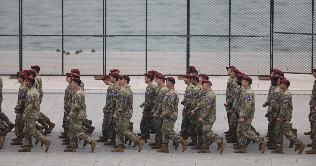 EEUU evacúa base militar en Qatar tras escalada de tensiones con Irán