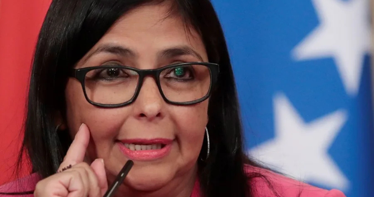 En medio de rumores de huida a Rusia: vicepresidenta de Venezuela sostiene llamada con canciller ruso