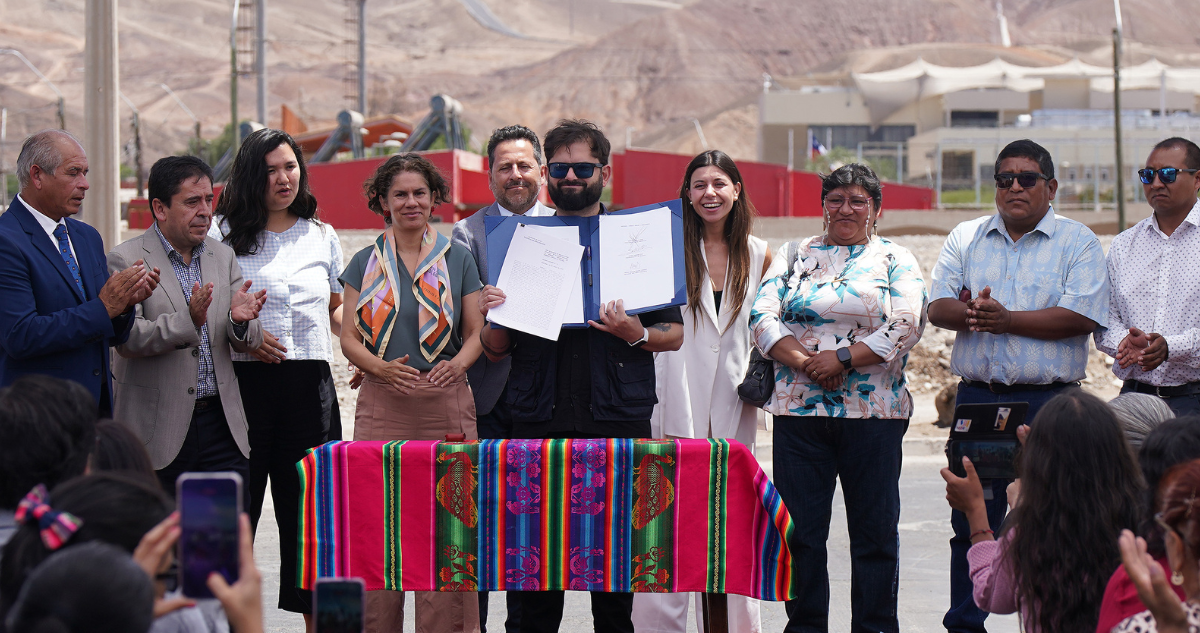 Presidente Boric firma decretos que crean Red de Salares Protegidos de Atacama