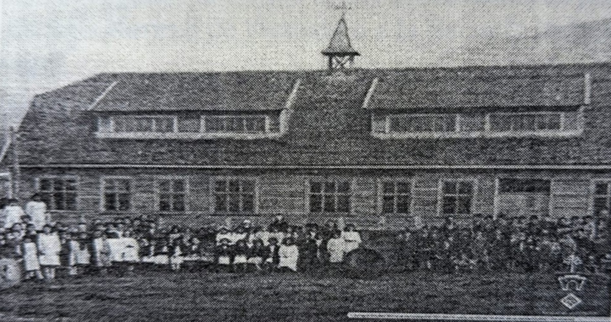 Escuela Misional en sus inicios, “Lonquimay, más allá del túnel, Willy Fahrenkrog, Lagar Editores