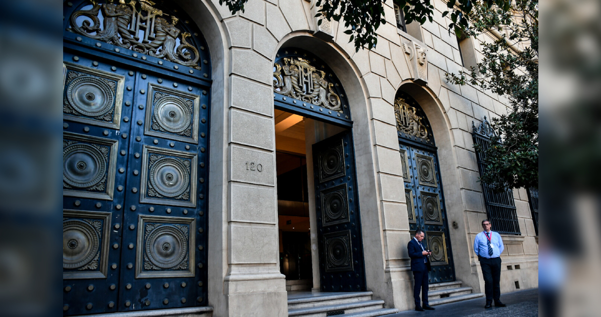 Expertos advierten que Chile cerró el 2025 con más déficit y un nuevo incumplimiento de la meta fiscal