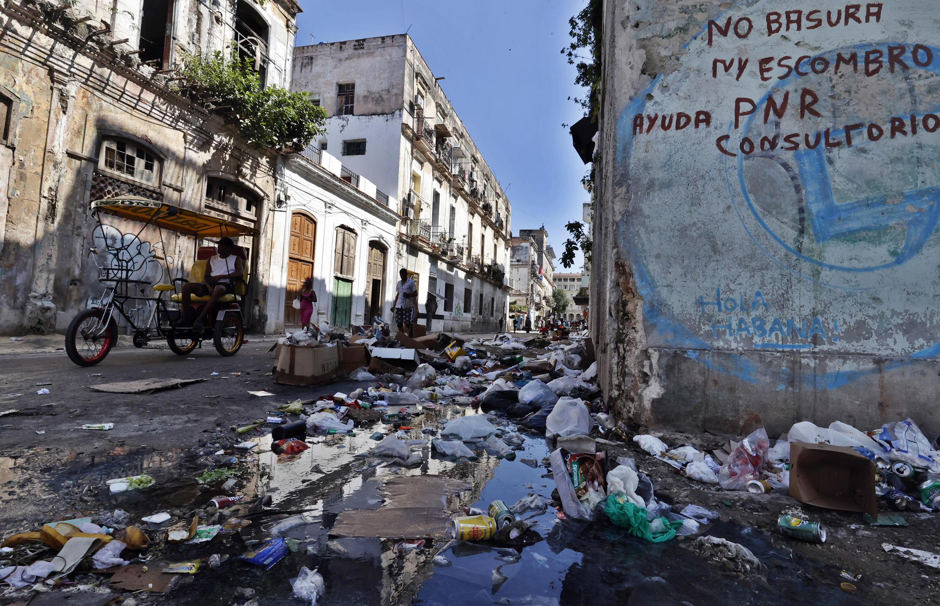 Basura acumulada en la Habana, Cuba 