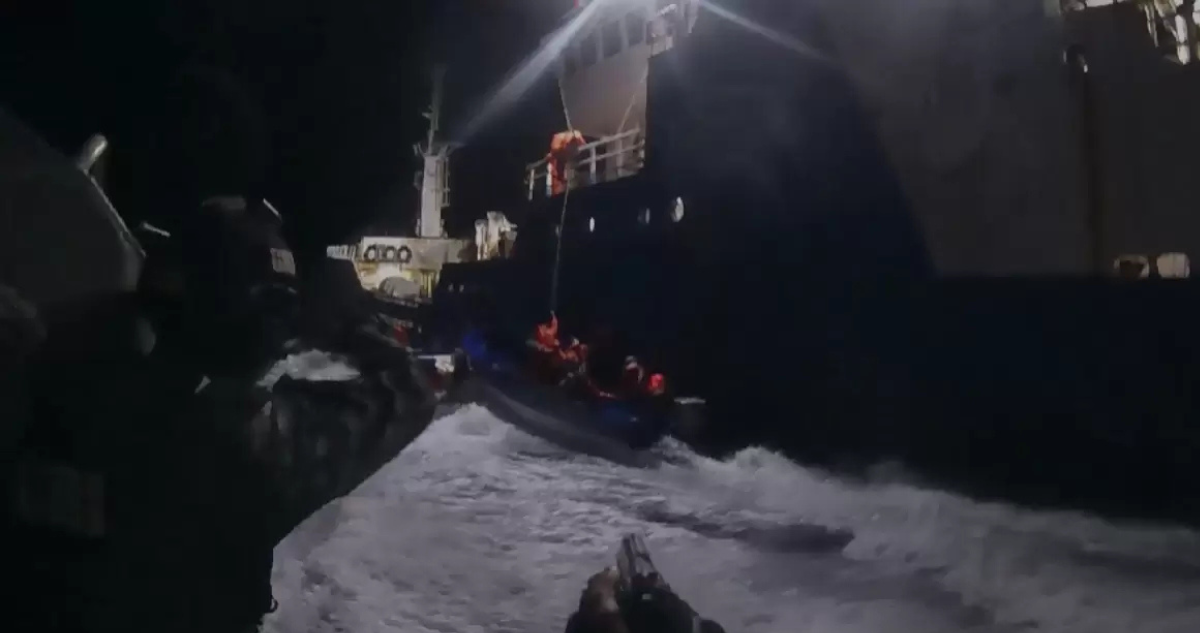 Detienen a cuatro sujetos por piratería en Coronel tras intentar robar jurel desde embarcación