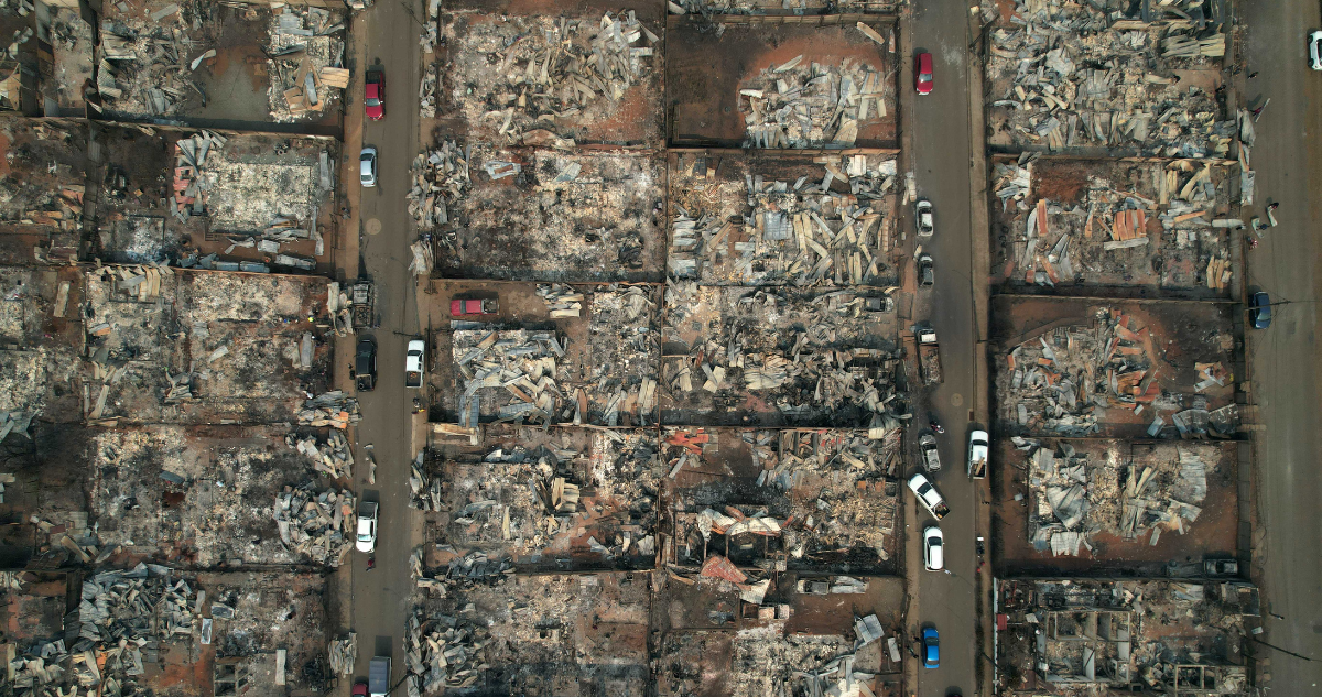 Decretan toque de queda en sector Punta de Parra de Tomé tras fatales incendios forestales