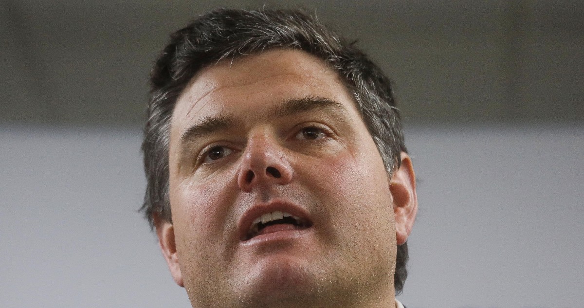 $7,1 millones sin título: ascienden a hijo de Osvaldo Andrade en Asociación Chilena de Municipalidades