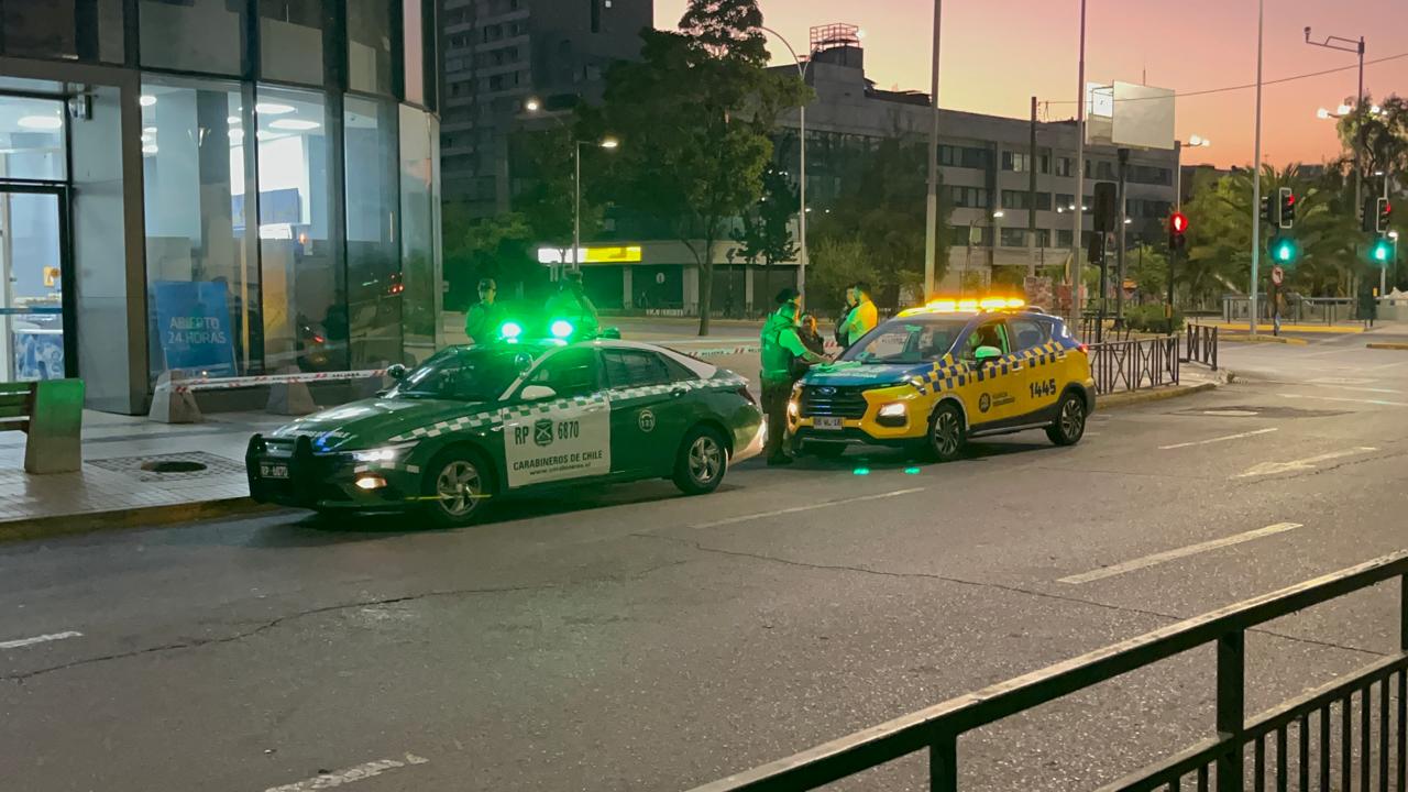 Procedimiento policial en Ñuñoa tras hallazgo de un hombre fallecido en la vía pública