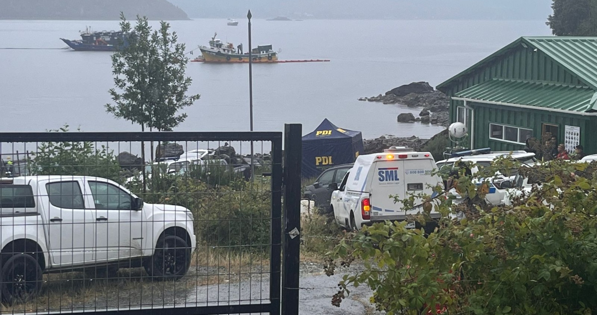 Hundimiento de embarcación en Estuario de Reloncaví