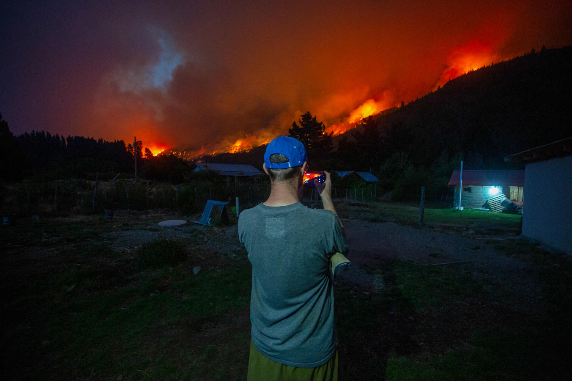 Incendios forestales en El Hoyo, provincia de Chubut (Argentina) 