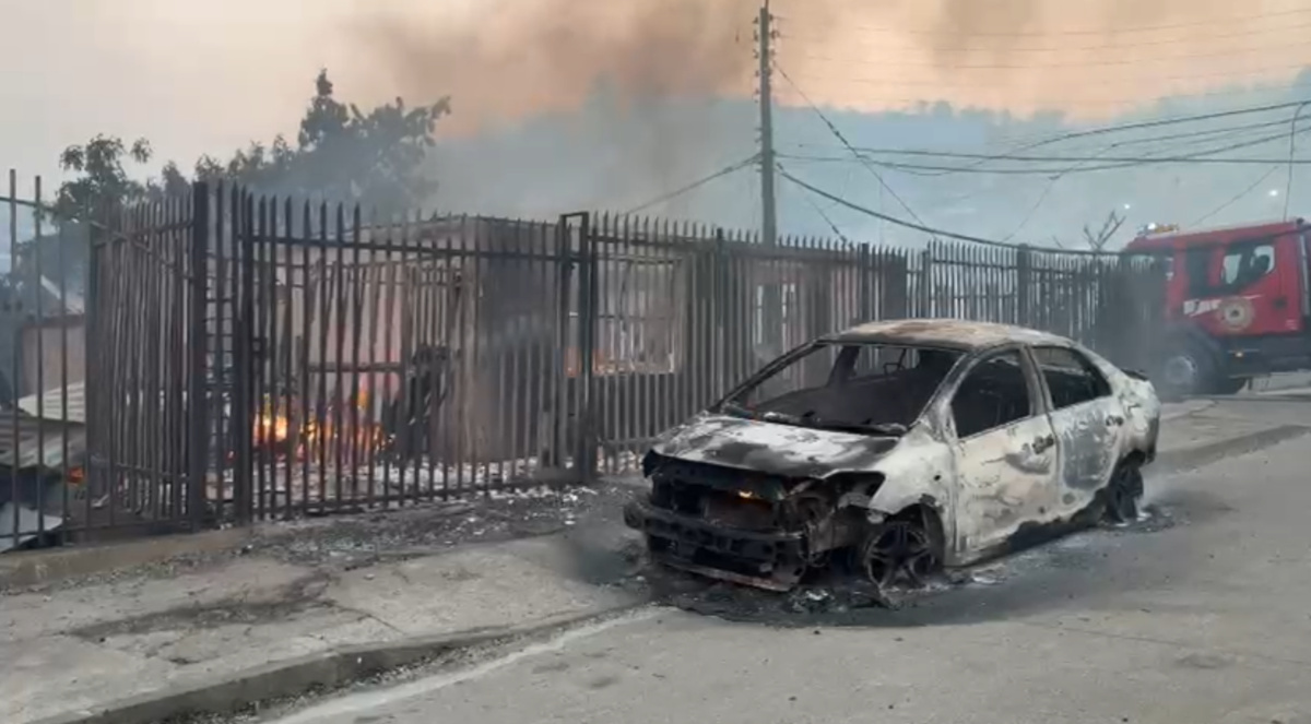 Incendios arrasan con casas en Penco y Lirquén