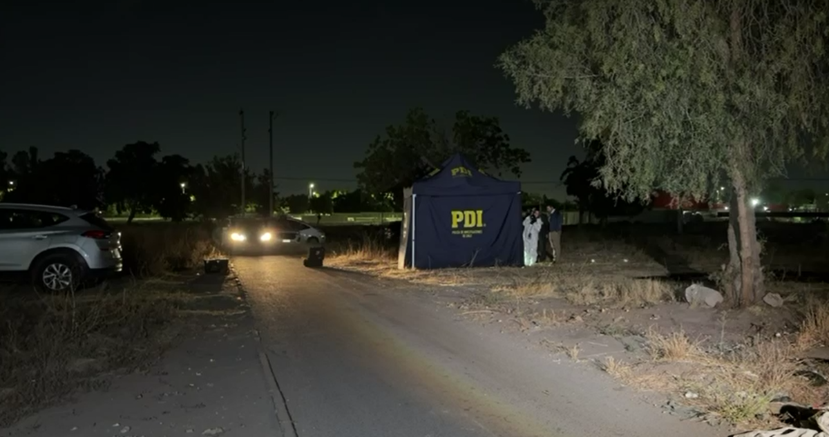 Investigan hallazgo de cadáver en sitio eriazo de Puente Alto: víctima recibió disparo en la espalda
