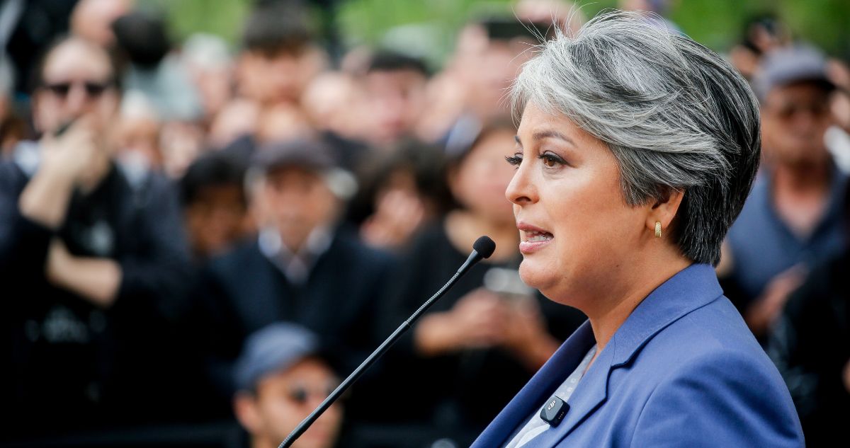 Jara evita entrar en polémica con Boric por caso Julia Chuñil: “No voy a dar consejos al Presidente”