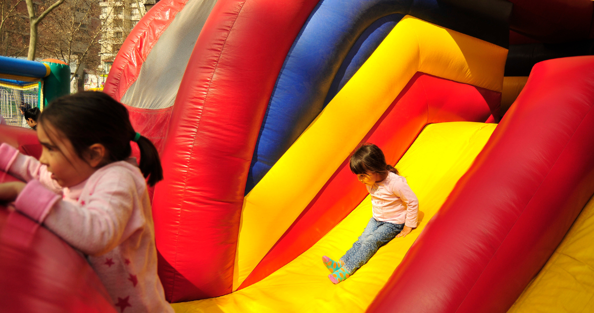 Municipio retira juegos inflables del Parque Ecuador: ruido de generadores fue la principal queja