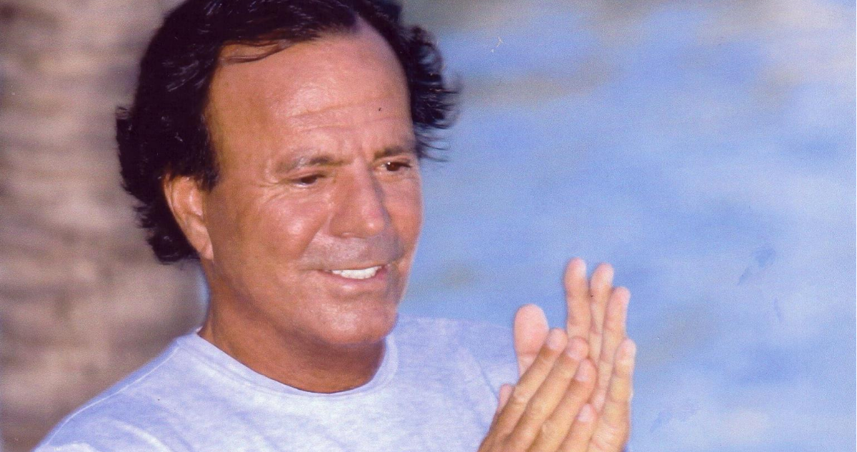 Julio Iglesias responde a acusaciones de agresión sexual en su contra