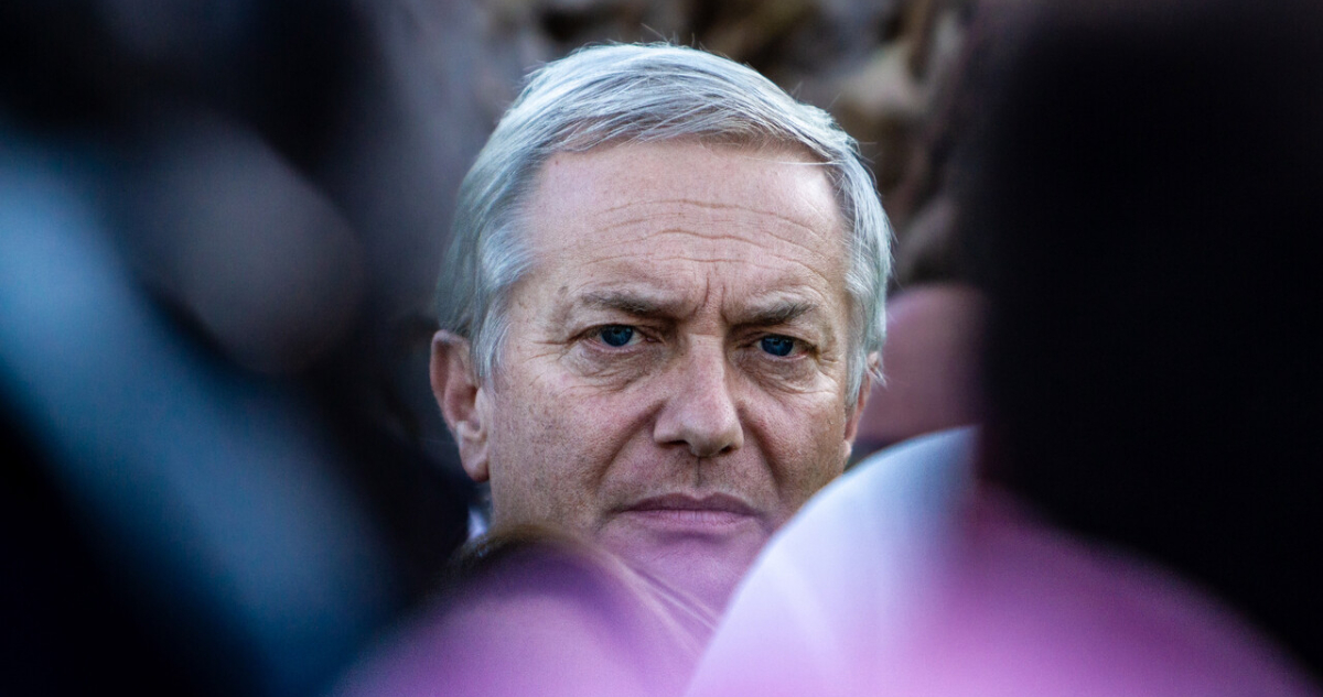 Kast sufre retraso durante gira internacional y complica esperado encuentro con Bukele en El Salvador