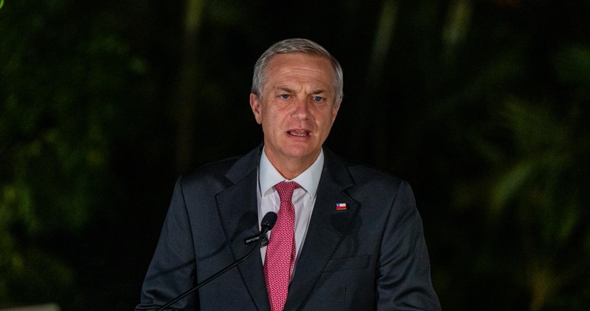 Kast destaca explotación de tierras raras durante visita a República Dominicana