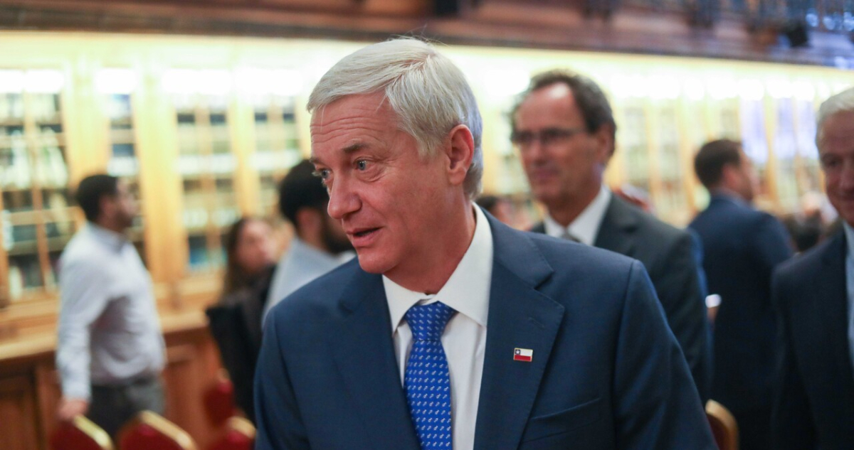 Insistencia de Kast por reunirse con Bukele obliga a reordenar anuncios de subsecretarios y delegados