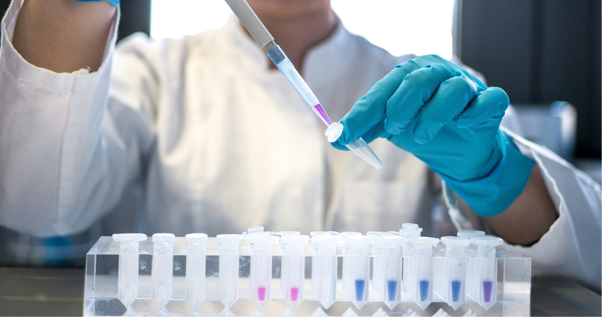 Foto de contexto de científica