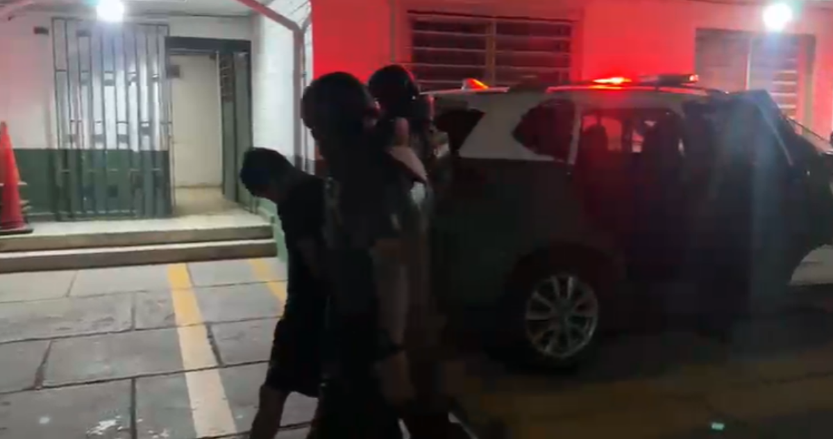 Detienen a lanza que robó un celular al interior de autopista en Lo Espejo