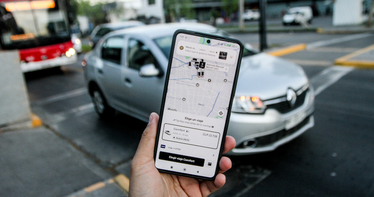 Ley Uber sigue en punto muerto: problemas en plataforma frenan su implementación y kusanovic cuestiona su sentido