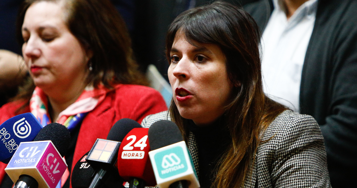 Martínez presidenta del Frente Amplio cuestiona al PS por quiebre oficialista: “Sorprende que hagan del fallo un problema del oficialismo”