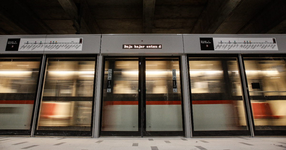 Metro de Santiago restablece el servicio en la Línea 3 tras cierre de dos estaciones