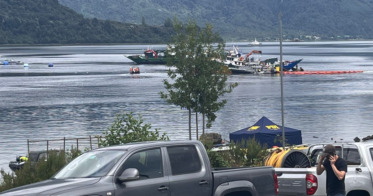 Naufragio de embarcación en Estuario de Reloncaví