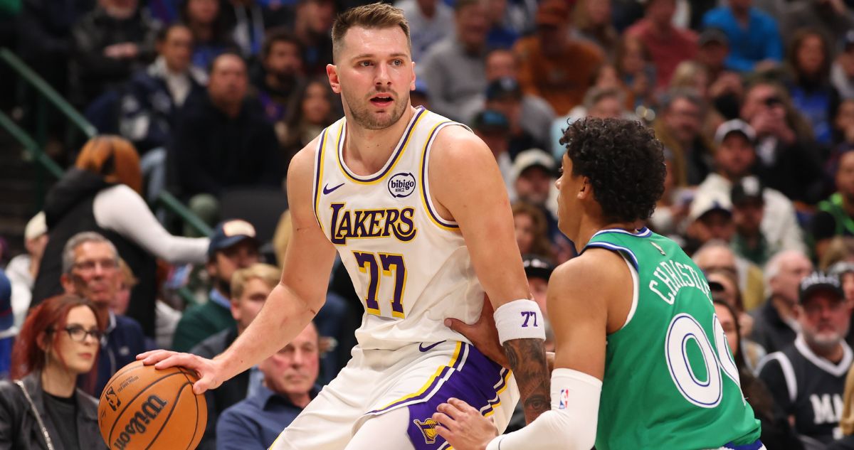 NBA: LeBron y Doncic “doman” a Dallas, los Bulls retiran el 1 y los Knicks ganan en Filadelfia