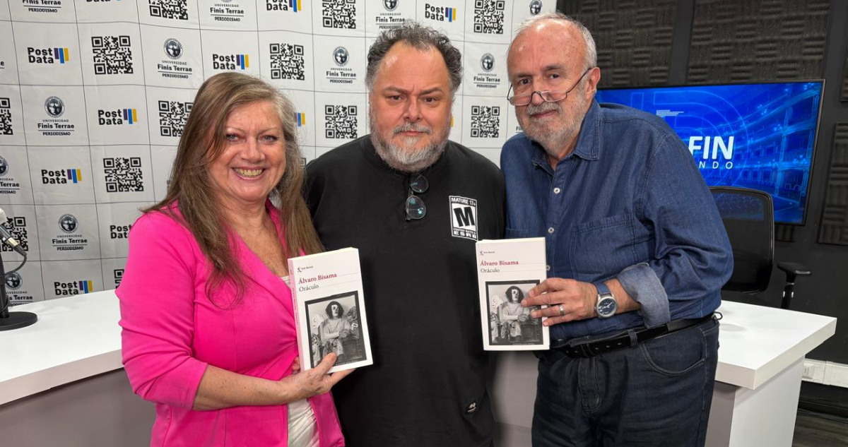 Álvaro Bisama: ""Oráculo" es un libro sobre el amor a los libros"