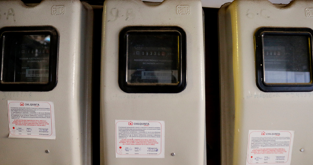 El proyecto de medidores de luz que genera dudas en el Gobierno: costaría US$3.000 millones a empresas