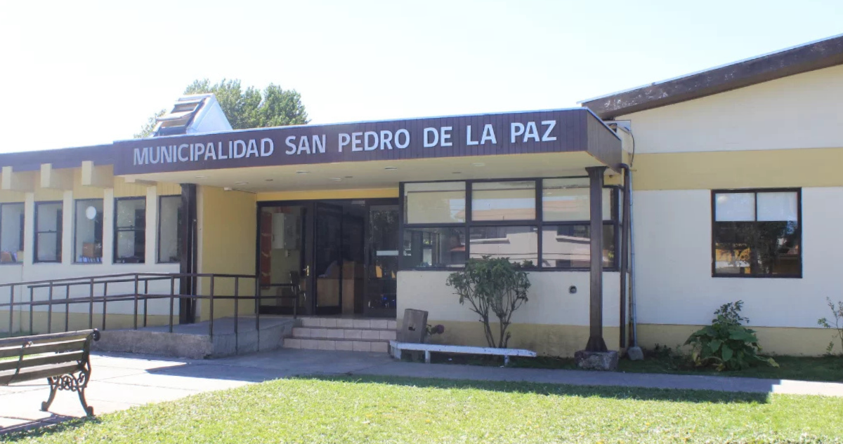 https://media.biobiochile.cl/wp-content/uploads/2026/01/san-pedro-municipio-ordeno-invalidar-nombramiento-de-funcionario-inhabilitado-para-trabajar-con-ninos.png