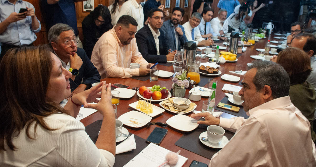 En la sede del Partido Socialista, se realiza encuentro del Socialismo Democrático y la DC, sin el Frente Amplio y Partido Comunista.