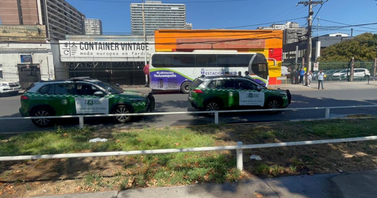 Taxista evade control y atropella a carabinero en Estación Central: conductor detenido tras colisión