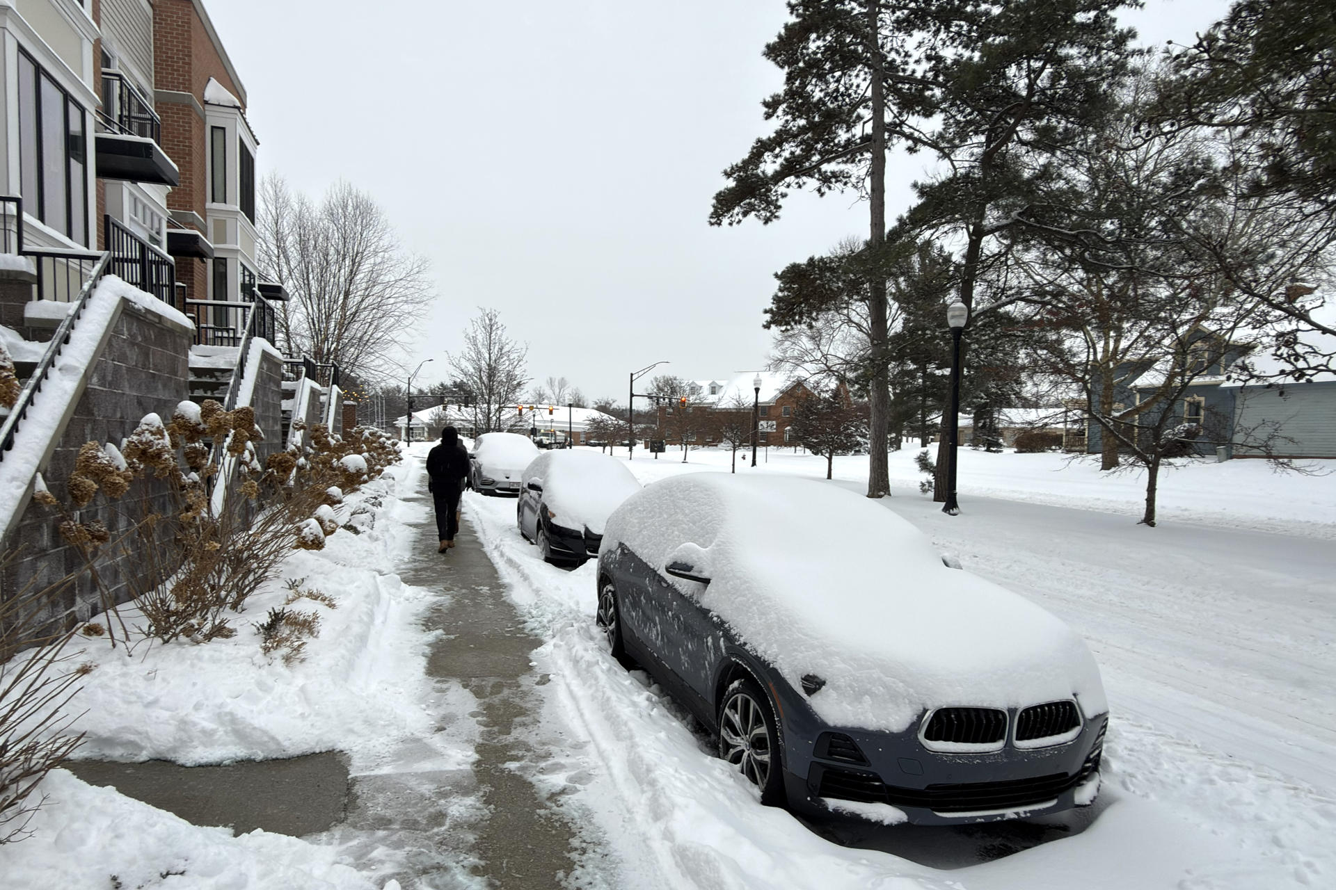 Una calle afectada por la nieve este domingo en la ciudad de Hudson, Ohio 