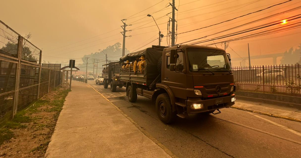 Tras los incendios: Personal del Ejército se despliega para apoyar labores de emergencia