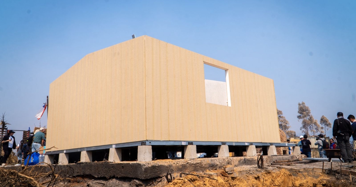 Entrega de primeras viviendas de emergencia en Concepción