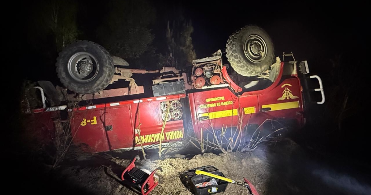 Volcamiento de carro de Bomberos