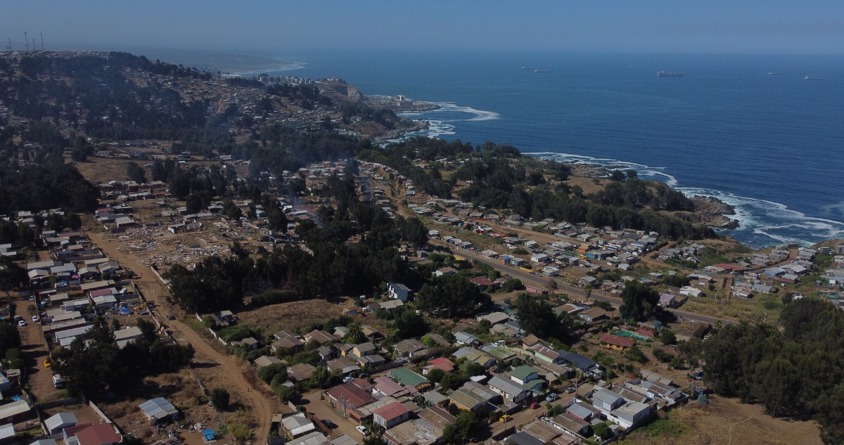 Megatoma de San Antonio: pobladores se querellan por estafa contra ministro Montes y otras autoridades