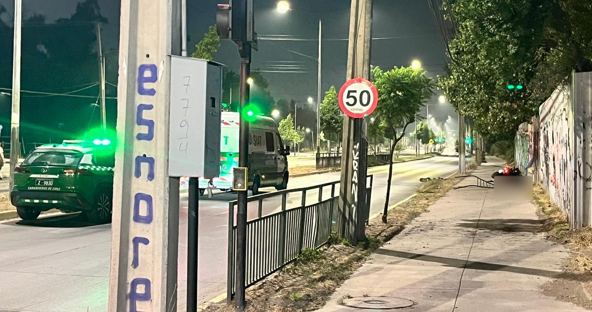 Mujer muere en La Pintana tras protagonizar accidente en moto