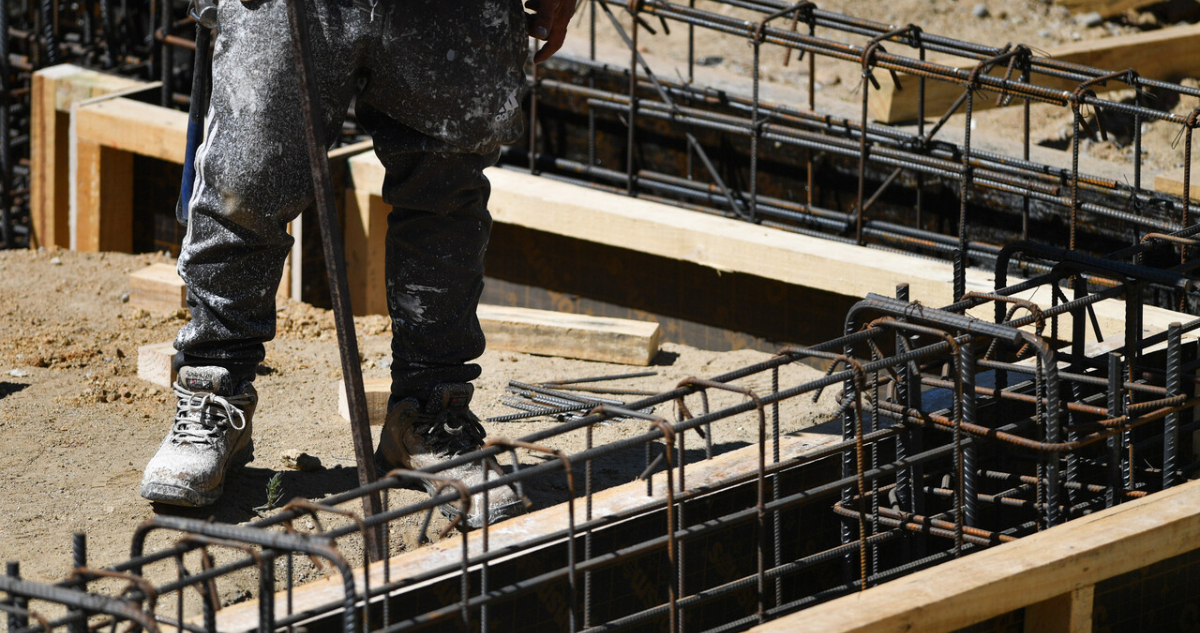 “Alarmante”: Gremio de la construcción advierte que permisos de edificación tocaron mínimos históricos