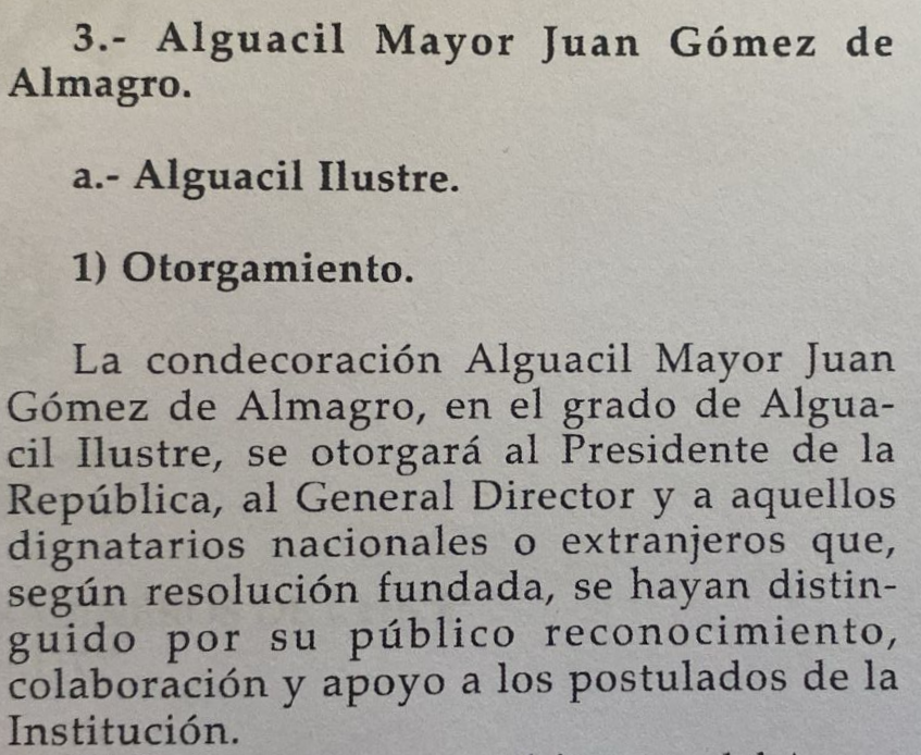 De "refundar ahora" a "alguacil ilustre": Boric recibe máxima condecoración de Carabineros