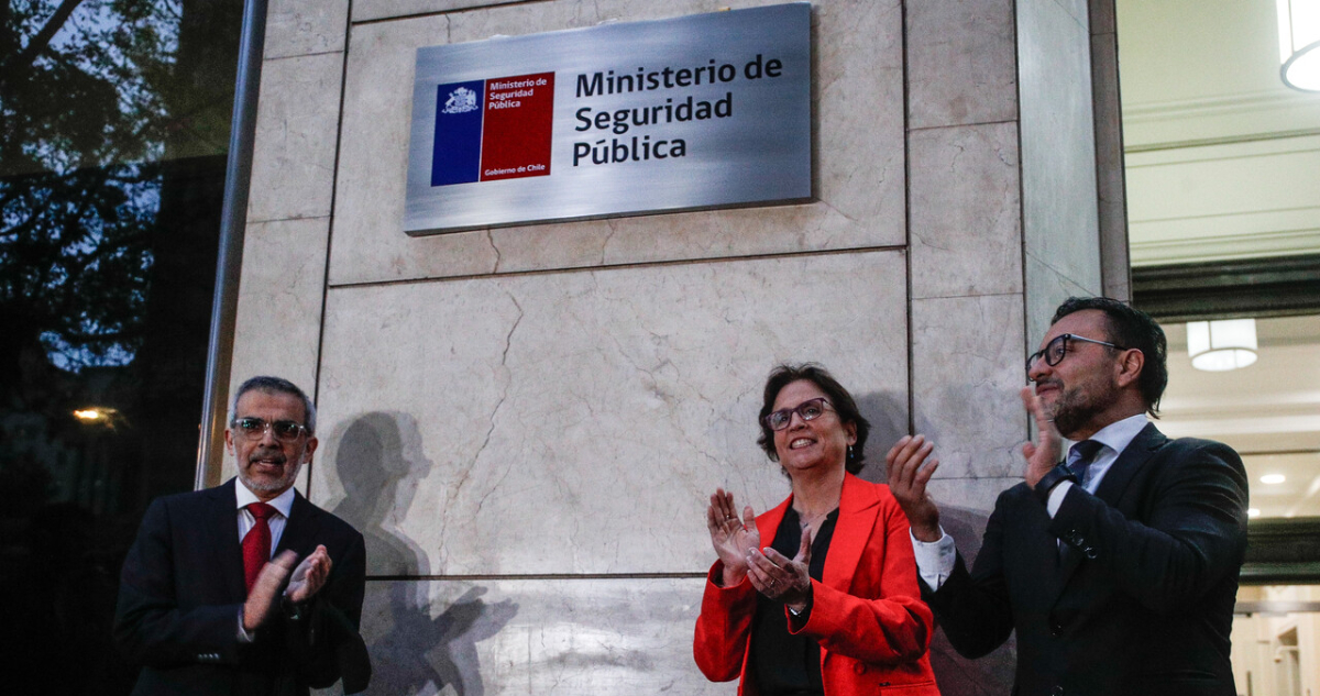 Oposición acusa amarre por exjefes que ganaron cargos de planta en Subsecretaría de Seguridad Pública