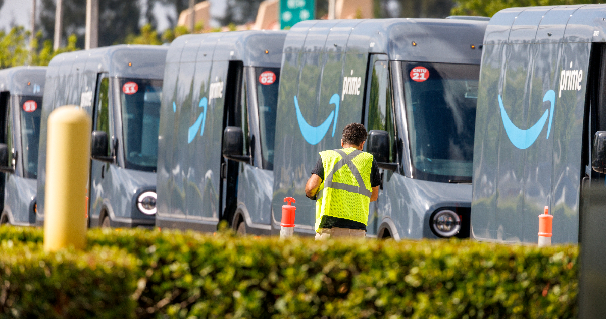 Ganancias de Amazon se dispararon en 2025, pero entregó antecedente que decepcionó a los inversores